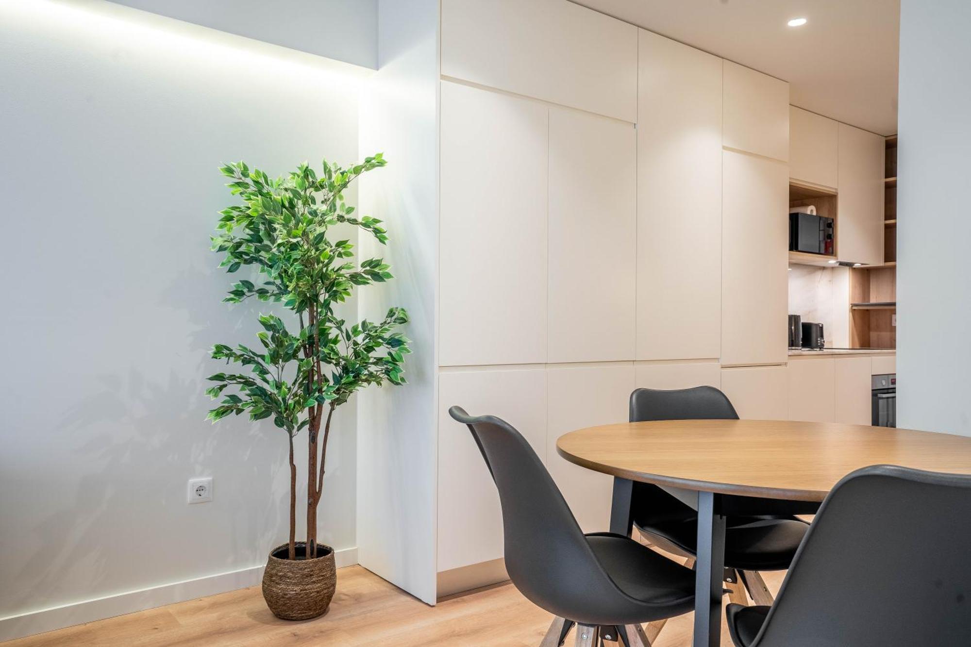 Trindade Bliss: 1Br W/ Free Parking By Lovelystay Πόρτο Εξωτερικό φωτογραφία