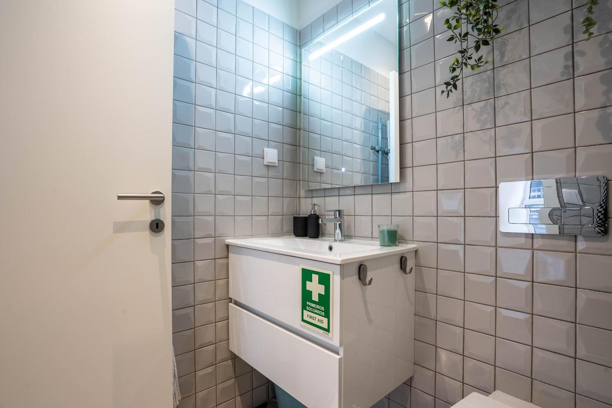 Trindade Bliss: 1Br W/ Free Parking By Lovelystay Πόρτο Εξωτερικό φωτογραφία